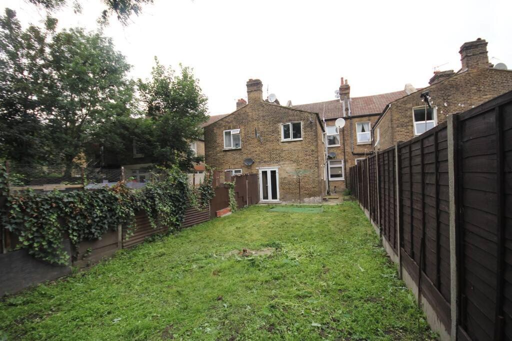 Willesden Lodge Londra Esterno foto